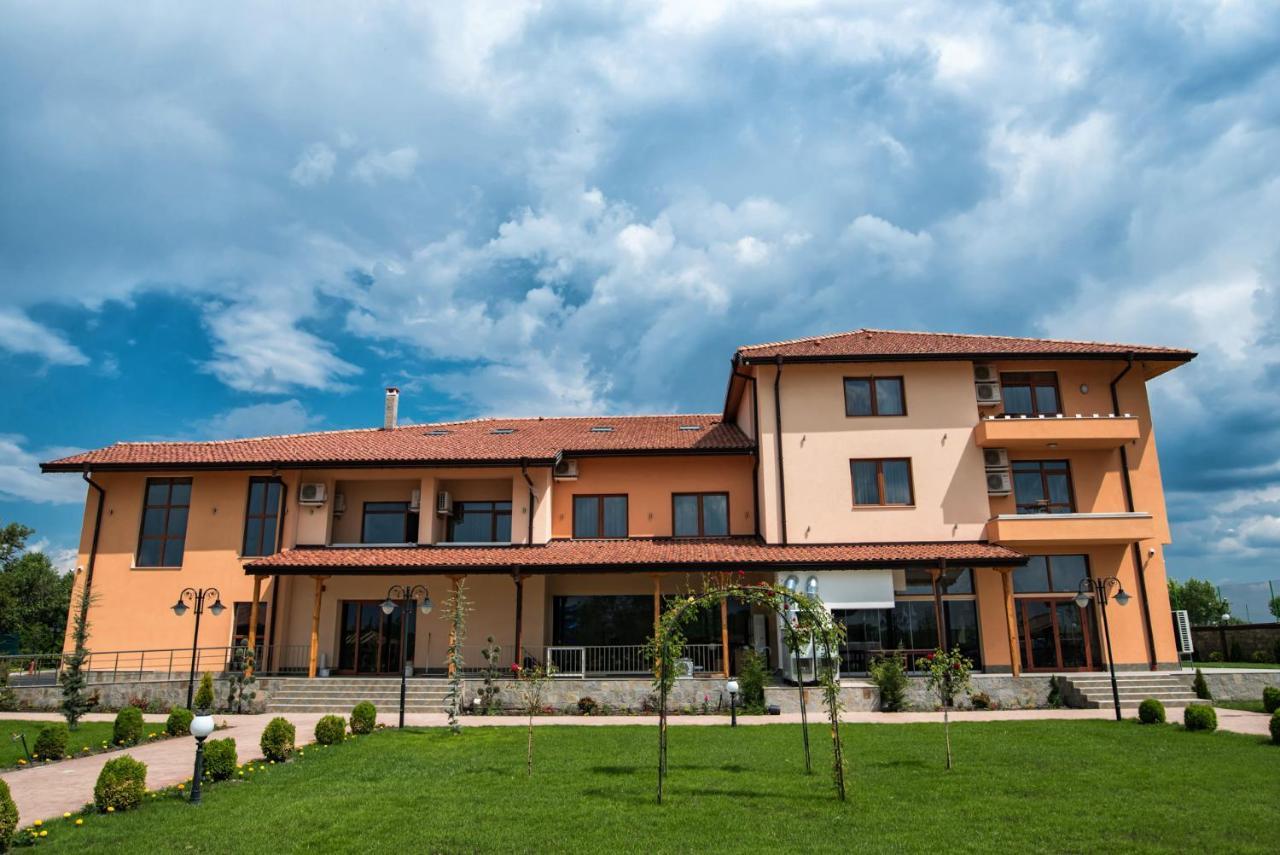 SPA Kompleks Raiski Kat Dimitrovgrad  Luaran gambar